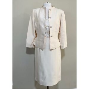 Vintage Tahari Size 4 Ivory 3 piece Skirt Suit Silk Wool Blend Beaded Top
